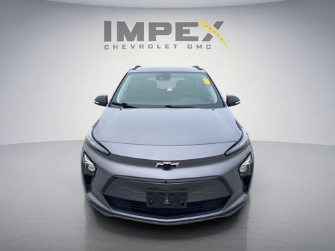 Used 2022 Chevrolet Bolt EUV LT w/ Convenience Package FWD image 8