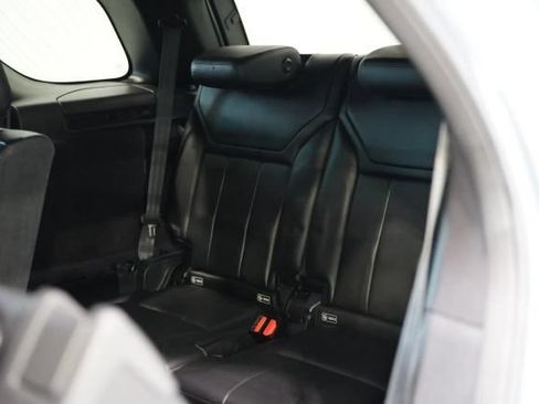 Used 2018 Land Rover Discovery SE AWD/4WD image 28