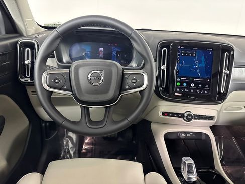 Used 2026 Volvo XC40 B5 Ultra image 27