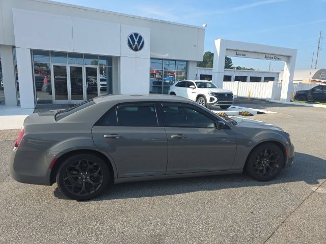 Used 2019 Chrysler 300 Touring w/ Sport Appearance Package RWD image 3