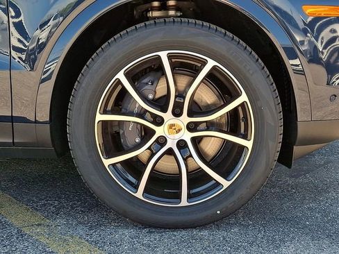 New 2026 Porsche Cayenne AWD/4WD image 12