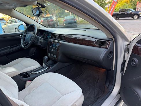 Used 2012 Chevrolet Impala LT w/ LT Sunroof Package FWD image 15