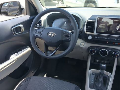 New 2025 Hyundai Venue Limited image 13
