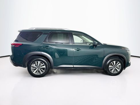 Used 2025 Nissan Pathfinder SL FWD image 10
