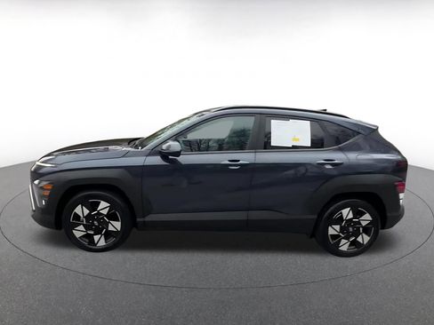Used 2025 Hyundai Kona SEL image 9