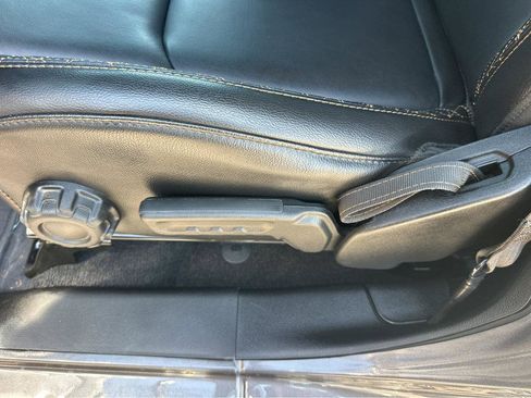 Used 2021 Jeep Wrangler Unlimited Sahara image 34