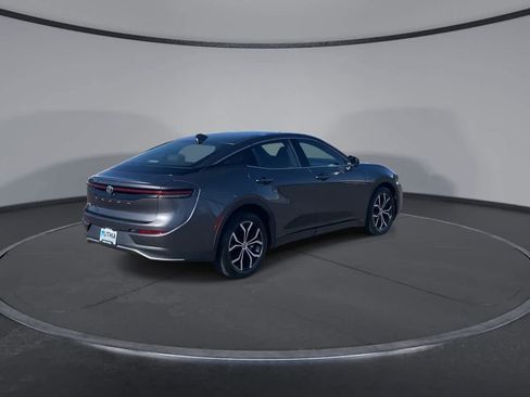 Used 2023 Toyota Crown XLE AWD/4WD image 8