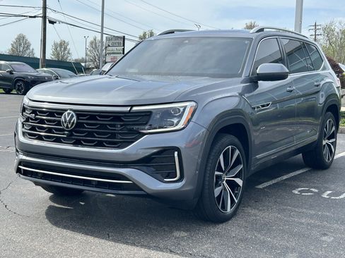 Certified 2024 Volkswagen Atlas SEL Premium R-Line image 3