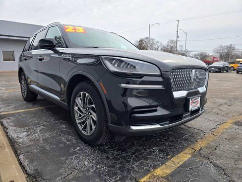 Used 2023 Lincoln Aviator AWD image 5