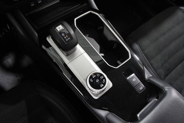 Used 2025 Mitsubishi Outlander SE AWD/4WD image 15