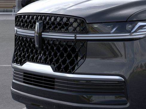 New 2026 Lincoln Navigator L Reserve AWD/4WD image 30