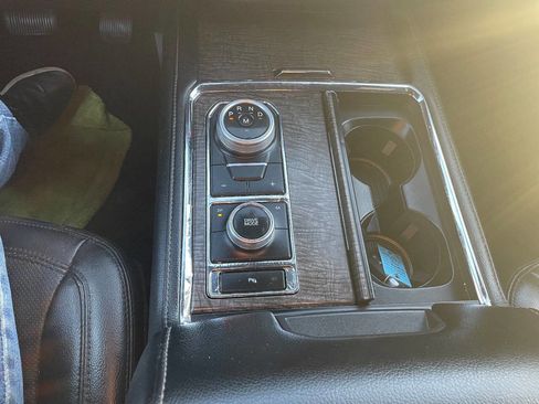 Used 2021 Ford Expedition Max Limited image 14