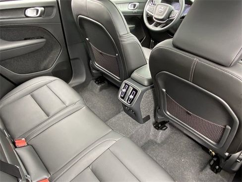 New 2025 Volvo XC40 B5 Core w/ Protection Package Premier image 15