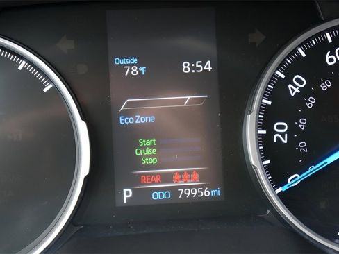 Used 2021 Toyota RAV4 LE image 18