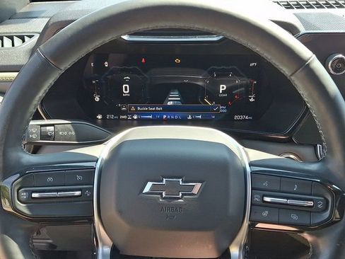 Certified 2025 Chevrolet Colorado ZR2 w/ Technology Package AWD/4WD image 19