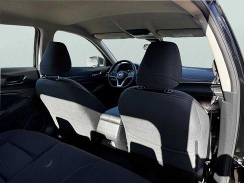 Used 2025 Nissan Altima 2.5 SV image 36