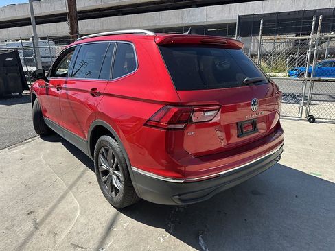 Used 2023 Volkswagen Tiguan SE FWD image 4