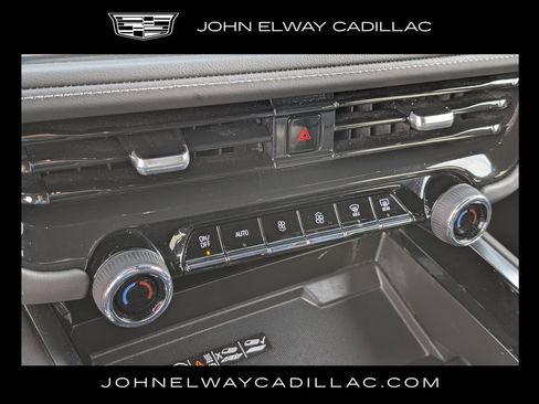 Used 2025 Chevrolet Suburban Z71 w/ Z71 Off-Road Package image 32