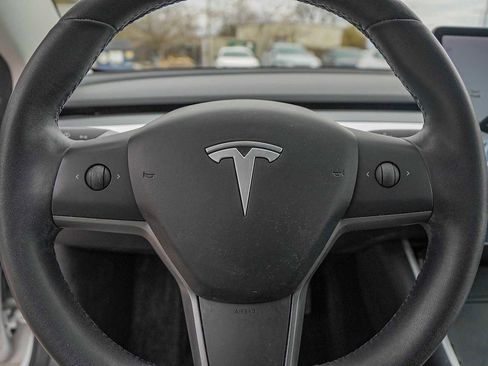 Used 2020 Tesla Model 3 image 12