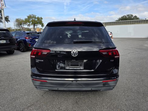 Used 2018 Volkswagen Tiguan SEL Premium image 4
