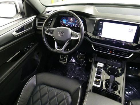 Used 2024 Volkswagen Atlas Cross Sport SEL Premium R-Line image 10