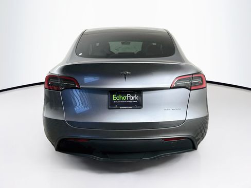 Used 2025 Tesla Model Y Long Range AWD/4WD image 7