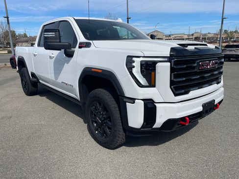 New 2026 GMC Sierra 2500 AT4 w/ AT4 Premium Plus Package image 3