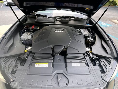 Used 2021 Audi Q8 Prestige AWD/4WD image 32