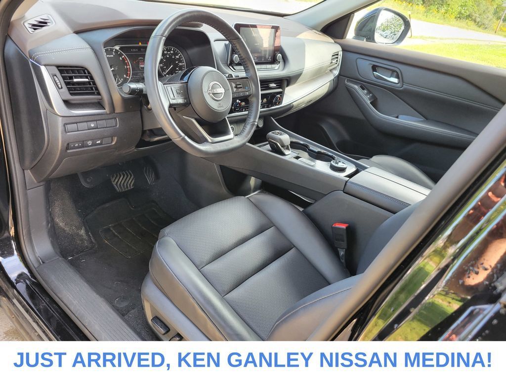 Certified 2023 Nissan Rogue SV w/ SV Premium B Package AWD/4WD image 9