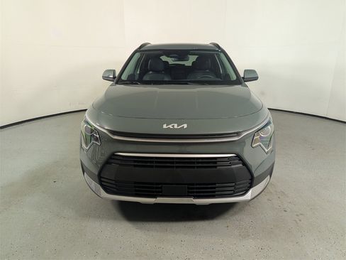 New 2026 Kia Niro EX image 2
