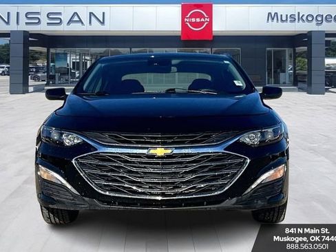 Used 2024 Chevrolet Malibu LT image 2