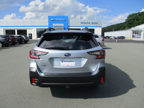 Used 2020 Subaru Outback Premium AWD/4WD image 6