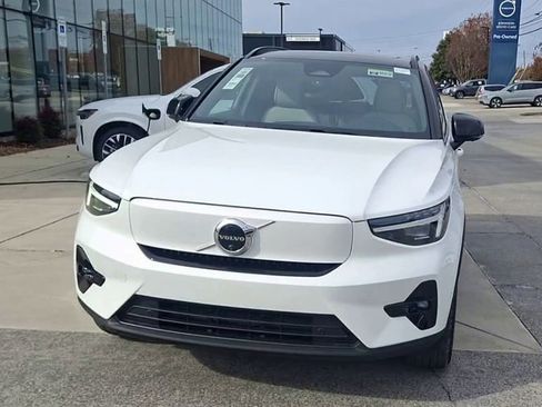 New 2026 Volvo EX40 Plus w/ Climate Package image 4