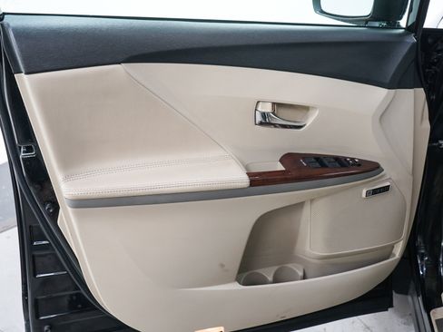 Used 2009 Toyota Venza AWD image 22