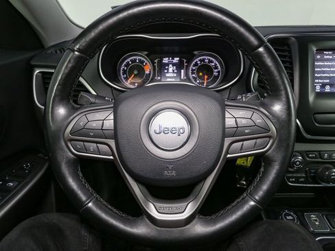 Used 2019 Jeep Cherokee Latitude w/ Cold Weather Group image 28