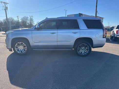 Used 2019 Cadillac Escalade 4WD image 6