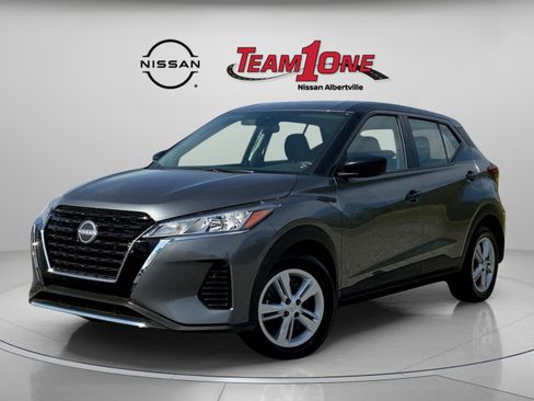 New 2025 Nissan Kicks Play S FWD image 2