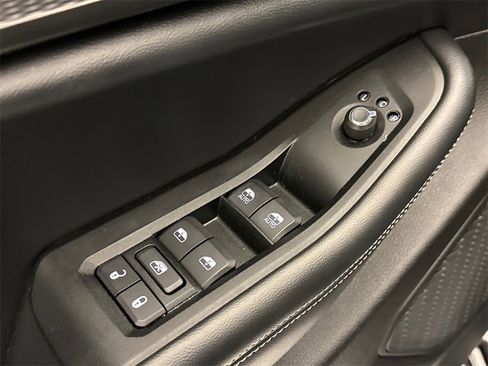 Used 2024 Jeep Grand Cherokee Altitude image 21