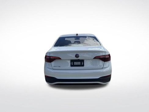 Used 2024 Volkswagen Jetta SE FWD image 7