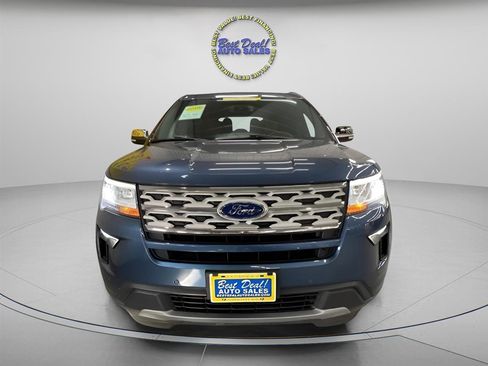 Used 2019 Ford Explorer XLT w/ Equipment Group 202A AWD/4WD image 8