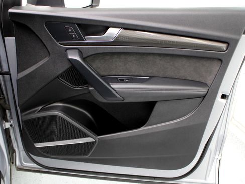 Used 2020 Audi SQ5 Premium Plus w/ Premium Plus Package image 50