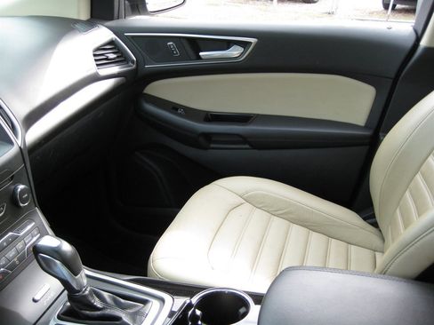 Used 2015 Ford Edge SEL w/ Equipment Group 201A image 19