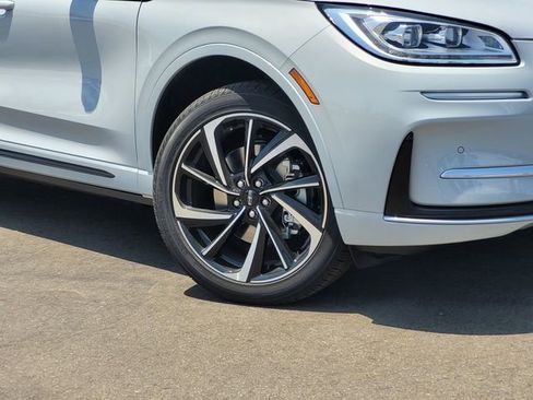 New 2026 Lincoln Corsair Grand Touring image 2