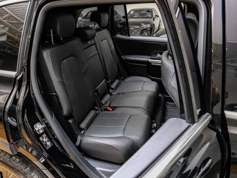 Used 2024 Mercedes-Benz GLB 250 w/ Exclusive Package image 35