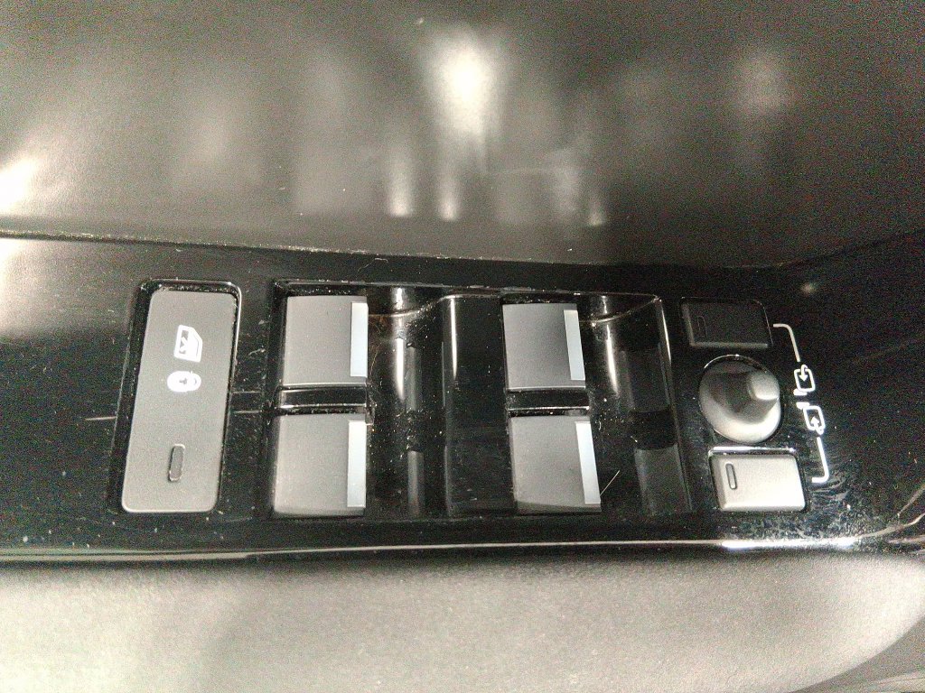 Used 2025 Land Rover Range Rover Velar Dynamic SE AWD/4WD image 17