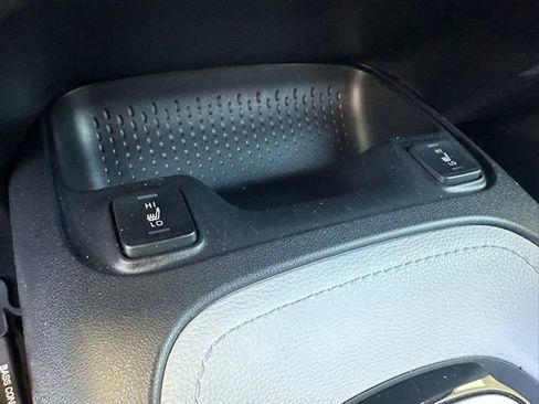 Used 2019 Toyota Corolla XSE image 17