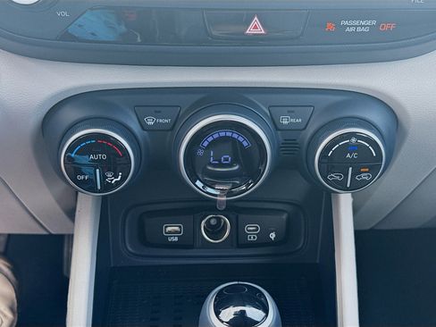 New 2026 Hyundai Venue SEL FWD image 12