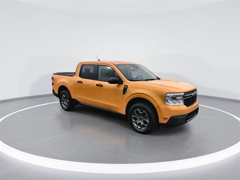 Used 2022 Ford Maverick XLT w/ Equipment Group 300A Standard image 2