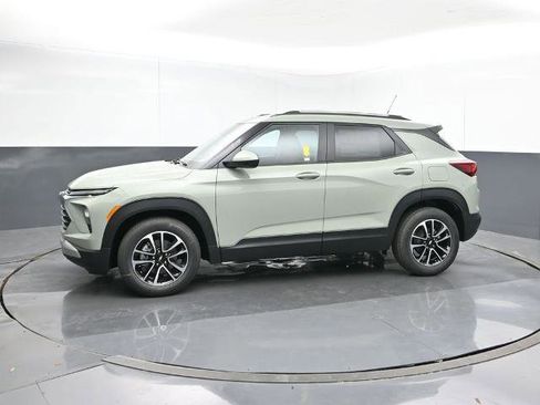 New 2026 Chevrolet TrailBlazer LT w/ Convenience Package image 2