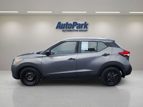 Used 2019 Nissan Kicks S FWD image 4